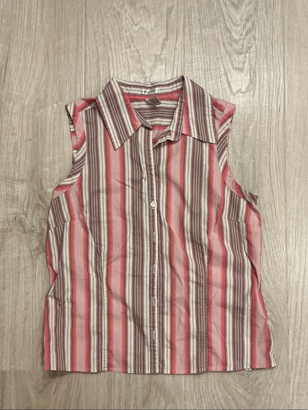 Old Navy Sleeveless Button-Down Top in Pink and Brown Stripes
